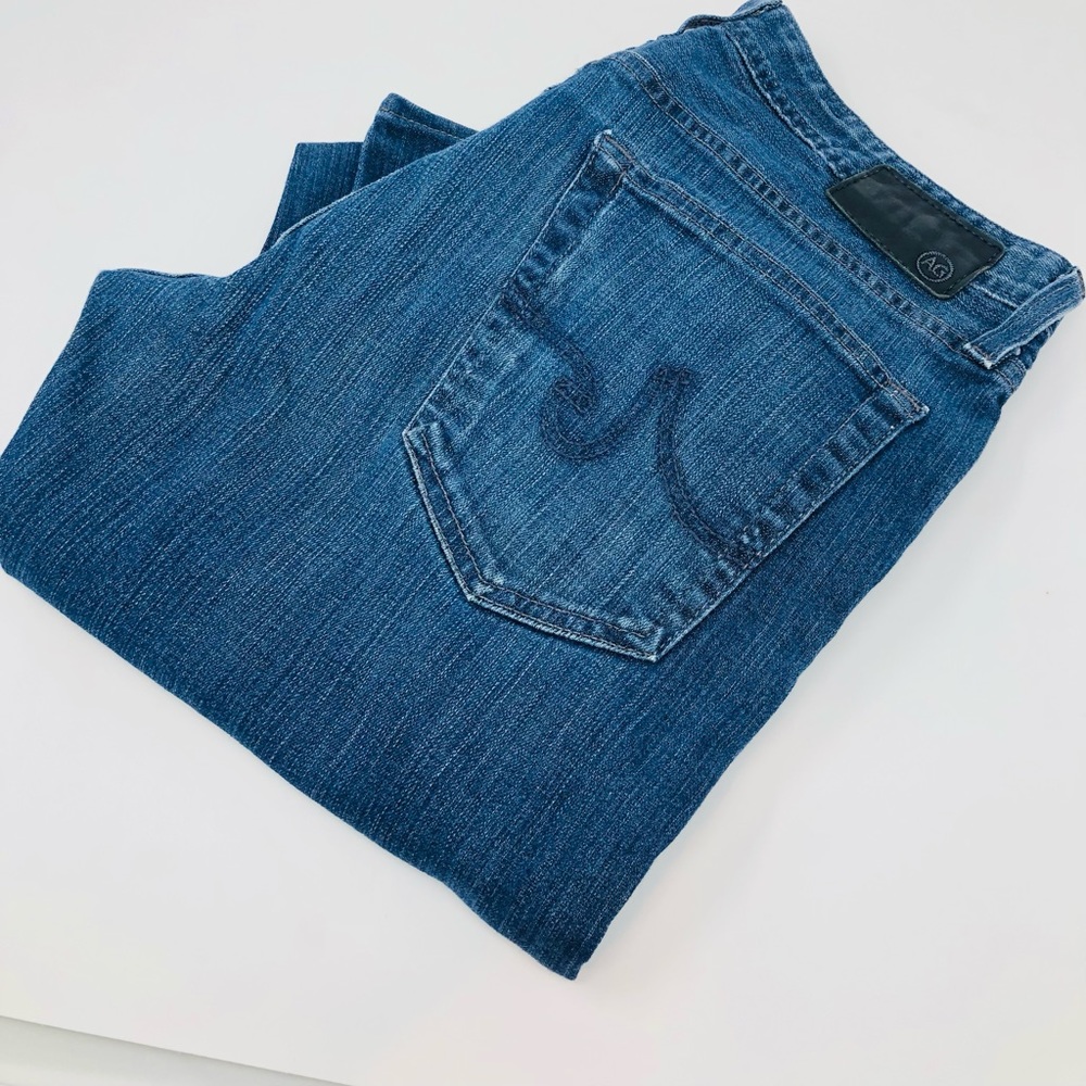 AG Protege Dark Wash Jeans 33x 32 Dark blue straight leg .  Great condition !!